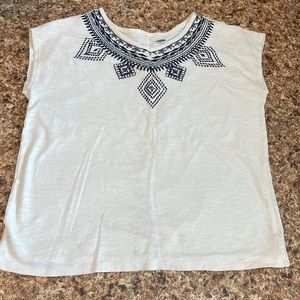 Old Navy embroidered tee shirt